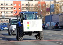 Ueber Zehn Kilometer Protestlawine Waelzte Sich Durch Jena 12